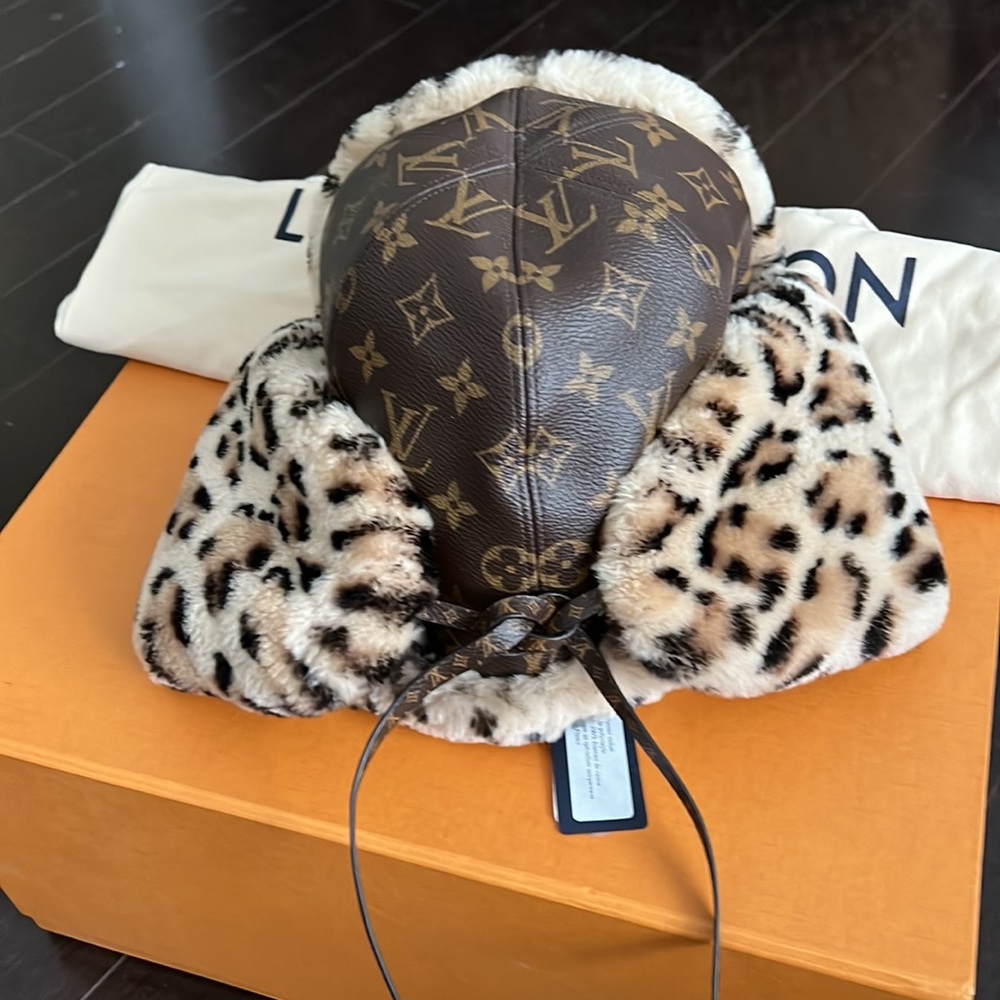 Louis Vuitton Chapka Leopard Hat - Picture 5 of 11